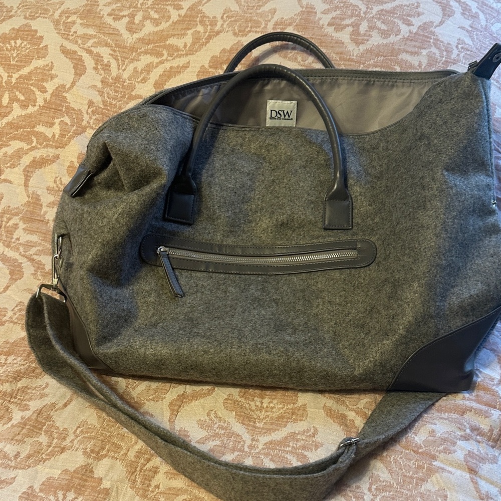 DSW Women’s Gray Wool Blend Duffel with Leather Trim